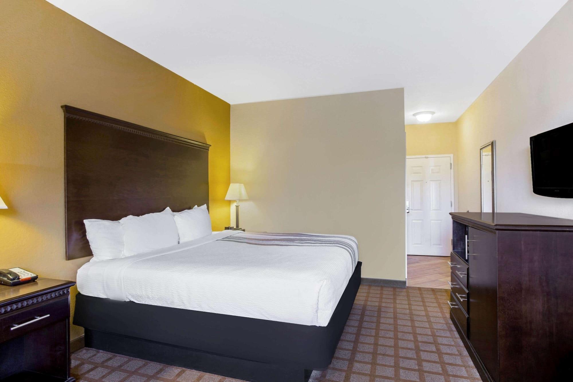 La Quinta By Wyndham Mobile Satsuma / Saraland Hotel Exterior photo