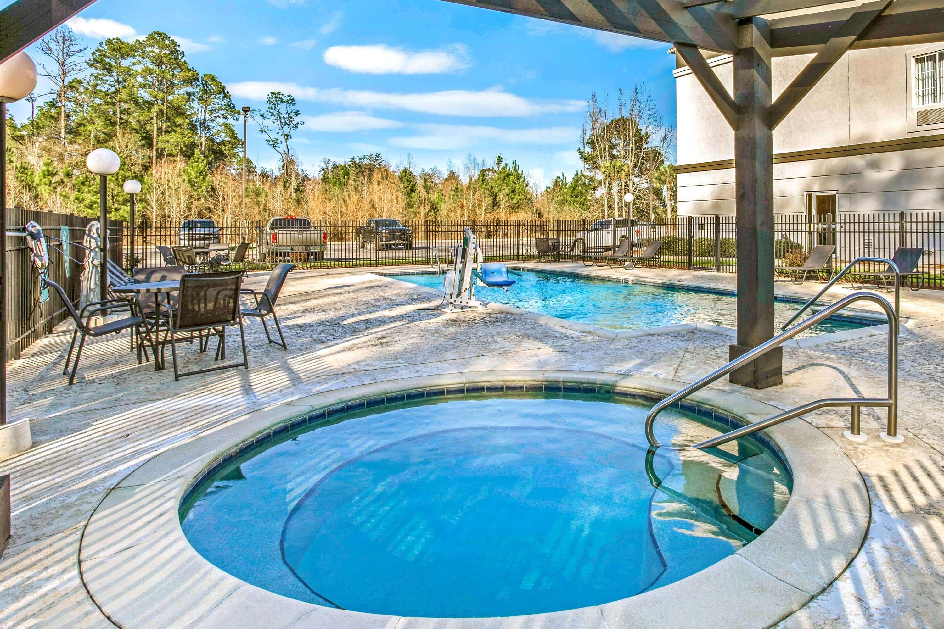 La Quinta By Wyndham Mobile Satsuma / Saraland Hotel Exterior photo