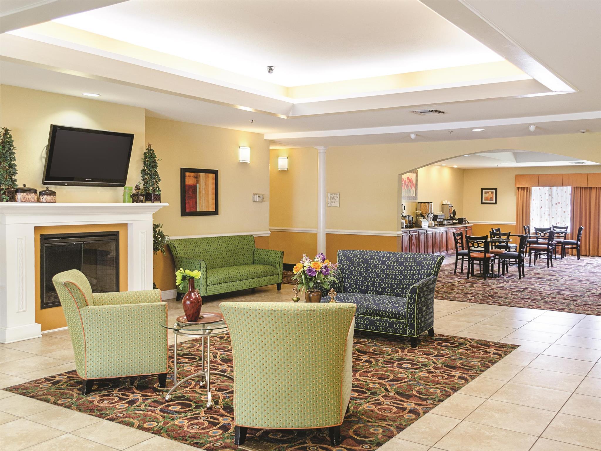 La Quinta By Wyndham Mobile Satsuma / Saraland Hotel Exterior photo