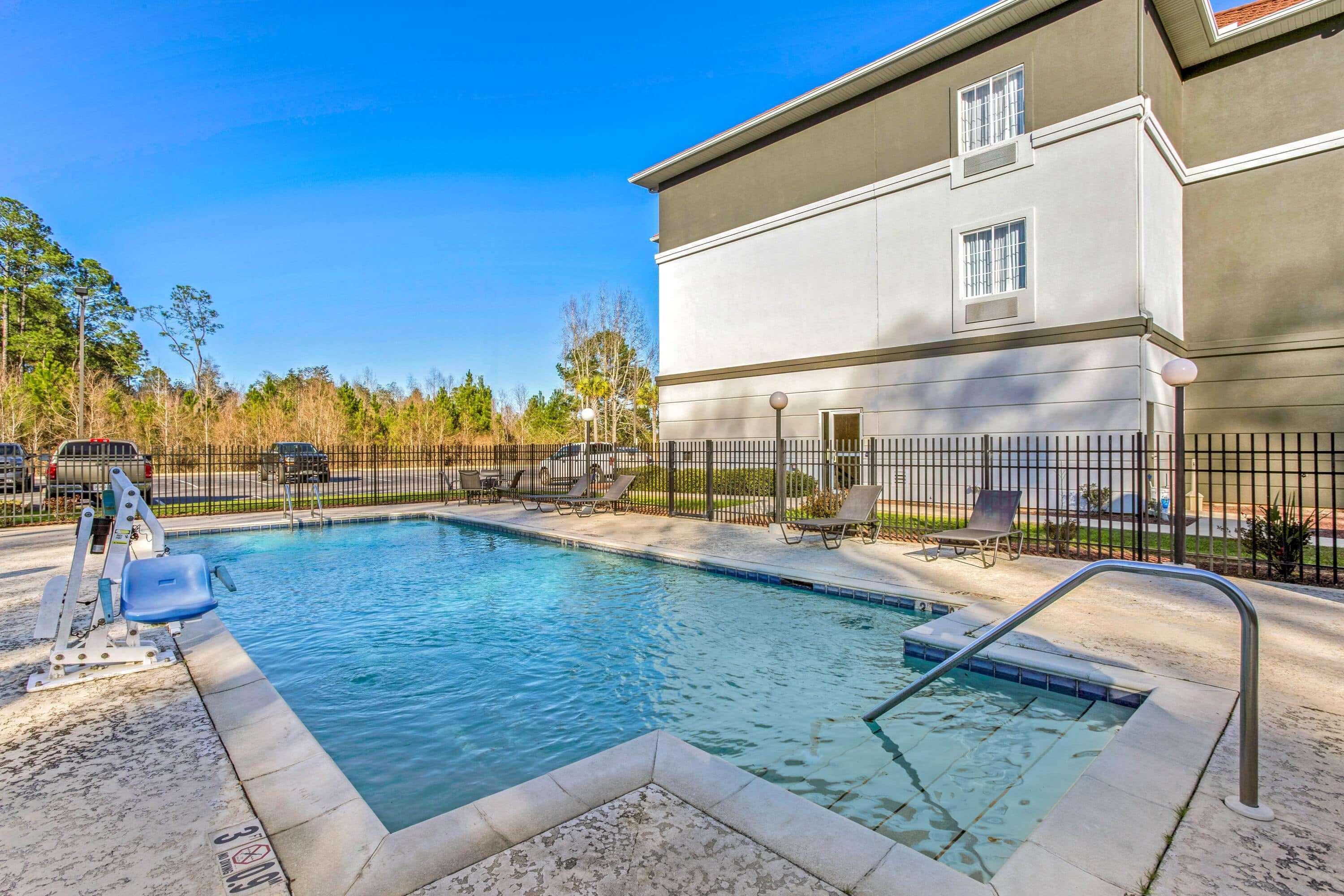 La Quinta By Wyndham Mobile Satsuma / Saraland Hotel Exterior photo