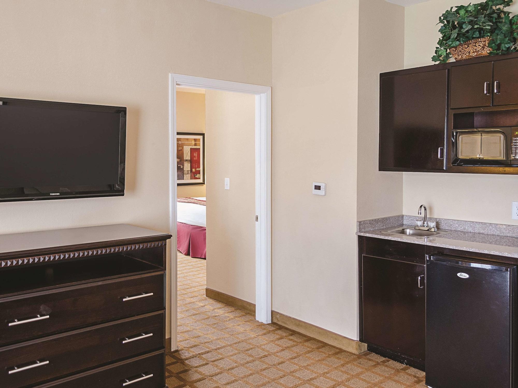 La Quinta By Wyndham Mobile Satsuma / Saraland Hotel Exterior photo
