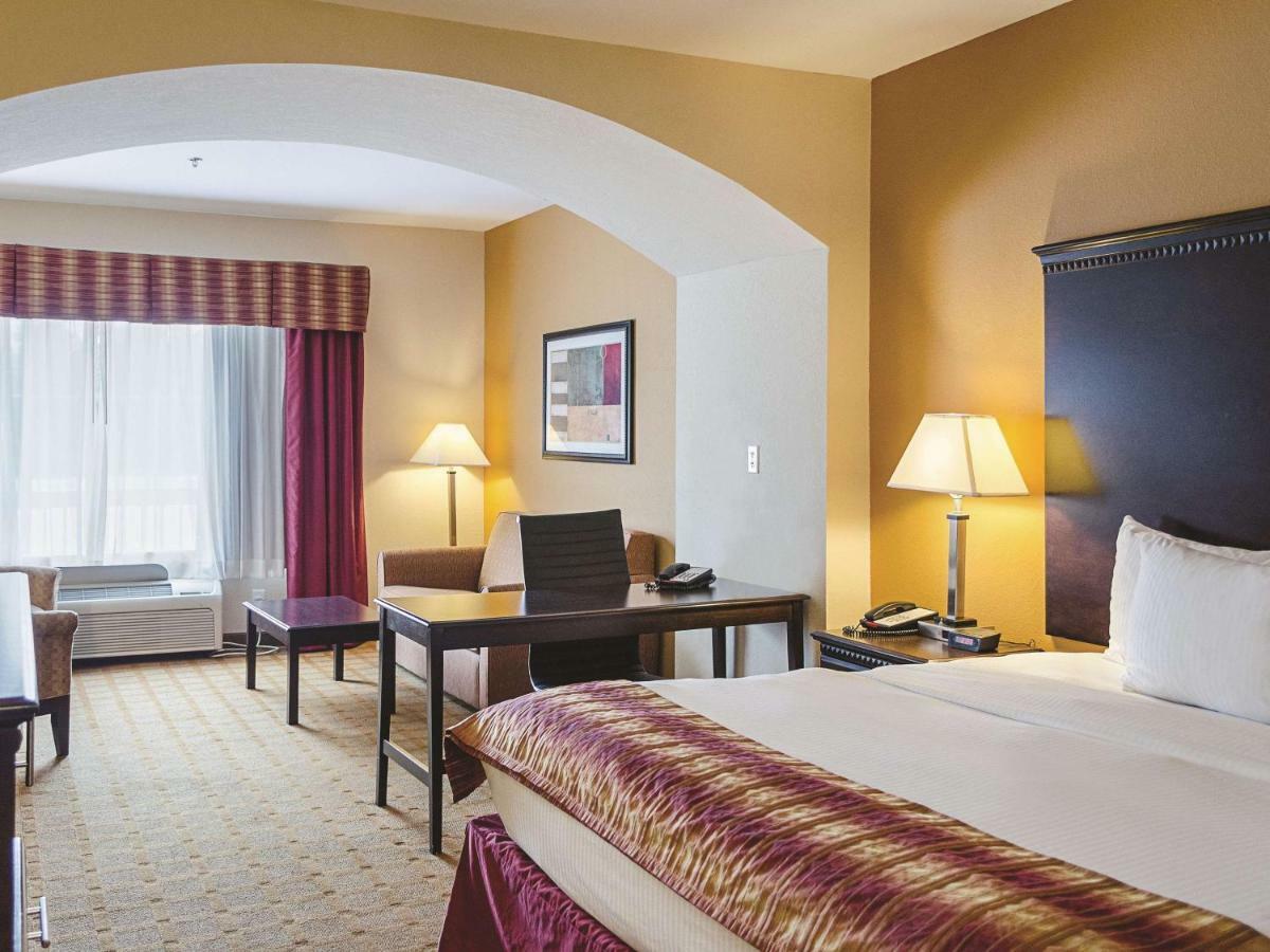 La Quinta By Wyndham Mobile Satsuma / Saraland Hotel Exterior photo