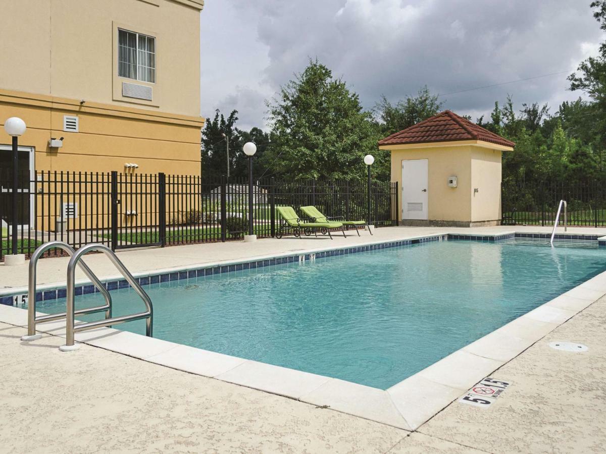 La Quinta By Wyndham Mobile Satsuma / Saraland Hotel Exterior photo